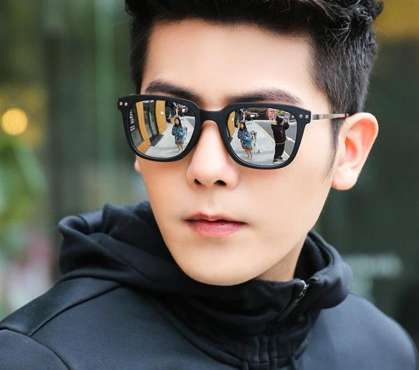 Meeste peegelklaasidega päikeseprillid