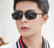 Μοντέρνα ανδρικά γυαλιά ηλίου κατάλληλα για οδήγηση