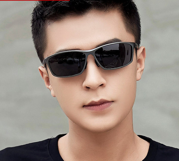 Muške crne sunčane naočale