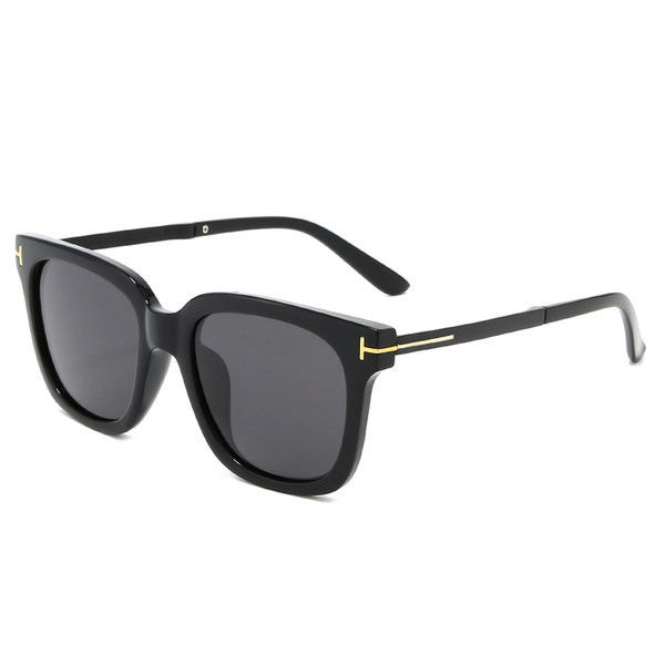 Ochelari de soare pentru bărbați - în diferite culori