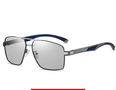 Moodsad õhukese raamiga meeste prillid