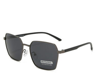 Ochelari negri la modă pentru bărbați