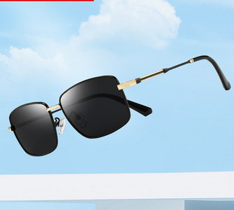 Μοντέρνα ανδρικά γυαλιά με τετράγωνο σχήμα