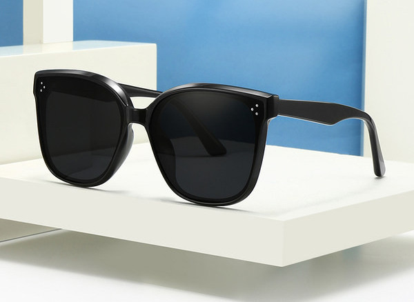 Ochelari de soare moderni pentru bărbați