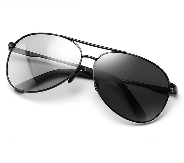 Värvimuutvad päikeseprillid meestele