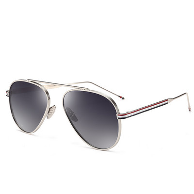 Μοντέρνα ανδρικά γυαλιά με στρογγυλό σχήμα