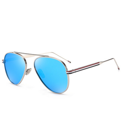 Μοντέρνα ανδρικά γυαλιά με στρογγυλό σχήμα