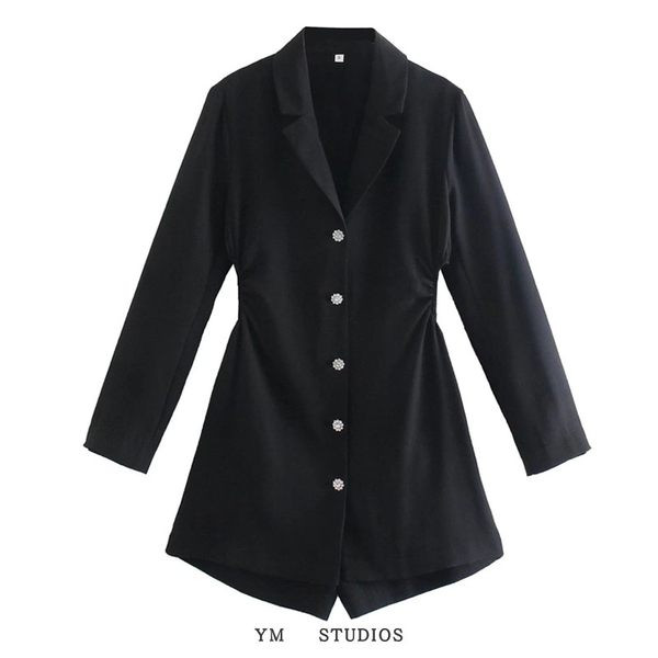 Salopetă de damă model nou cu decolteu în V și închidere cu nasturi