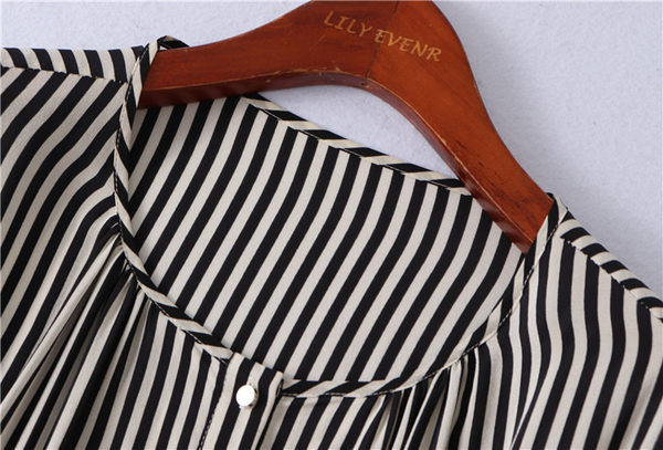 Ženski prugasti komplet košulja i kratke hlače