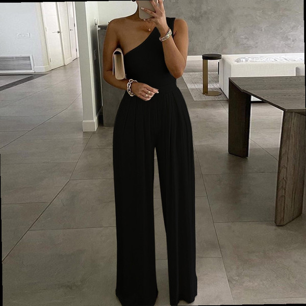 Κομψή γυναικεία ολόσωμη φόρμα με ένα λουράκι