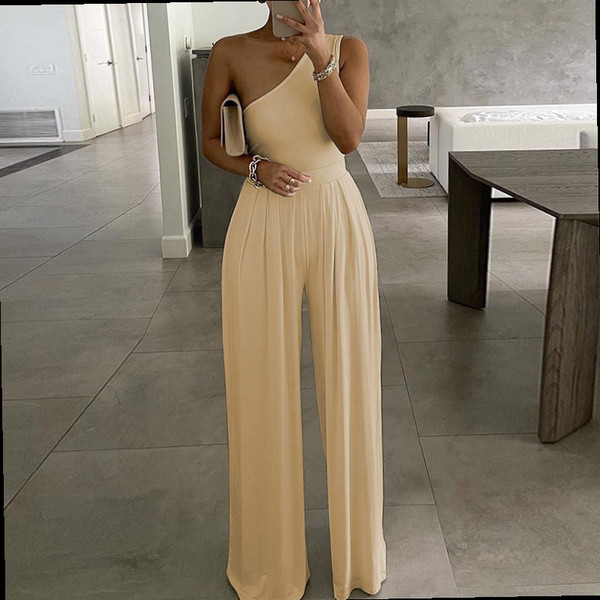 Κομψή γυναικεία ολόσωμη φόρμα με ένα λουράκι