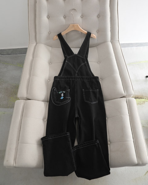 Casual γυναικεία ολόσωμη φόρμα με τιράντες - μαύρο χρώμα