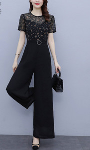 Moodne lühikeste varrukate ja ümara kaelusega naiste kombinesoon