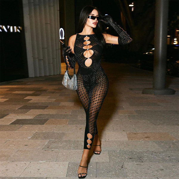 Moodne dekoratiivkivide ja väljalõigetega naiste kombinesoon