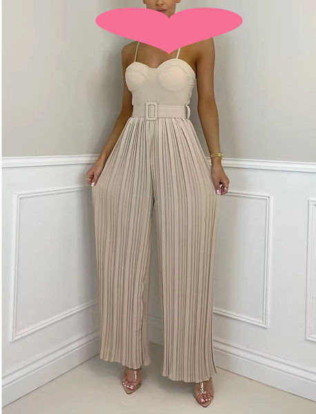 Κομψή γυναικεία ολόσωμη φόρμα με λεπτές τιράντες