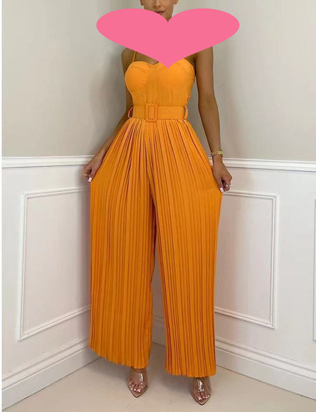 Κομψή γυναικεία ολόσωμη φόρμα με λεπτές τιράντες