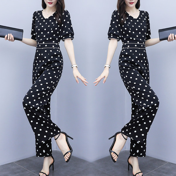 Naiste elegantne täpiline kombinesoon