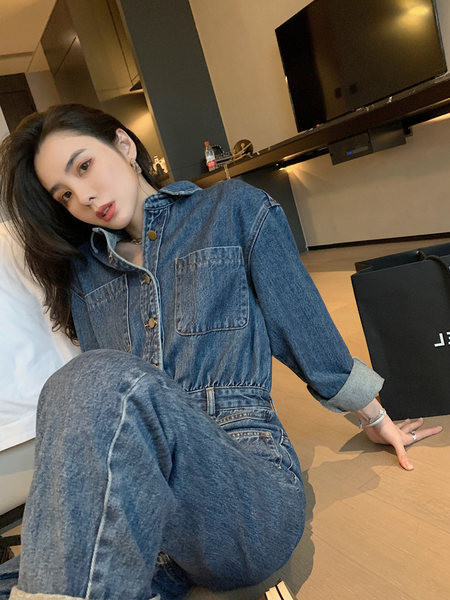 Ležerni ženski traper kombinezon s dugim rukavima i džepom