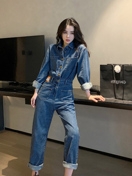 Ležerni ženski traper kombinezon s dugim rukavima i džepom