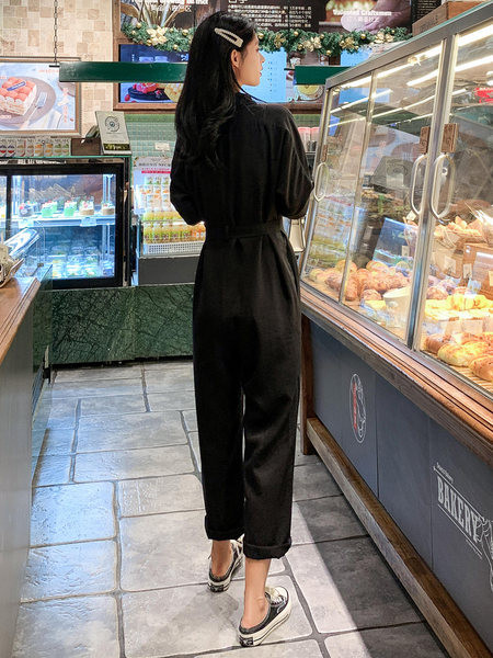 Ženski kombinezon sa širokim nogavicama visokog struka