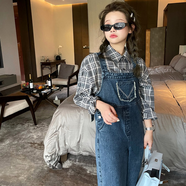 Naiste vabaaja teksakombinesoon – taskuga