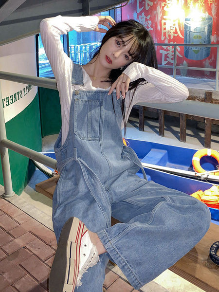 Φαρδιά γυναικεία ολόσωμη φόρμα με ζώνη