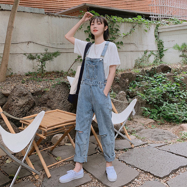 Γυναικεία τζιν σαλοπέτα με εξωτερική τσέπη