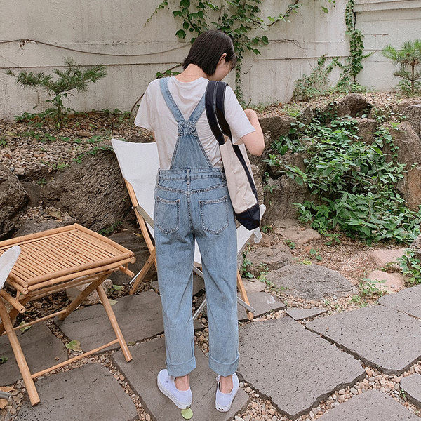 Γυναικεία τζιν σαλοπέτα με εξωτερική τσέπη