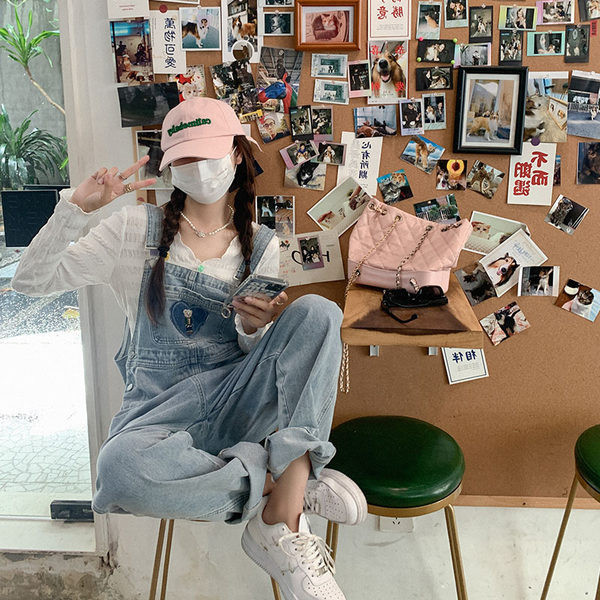 Ležerni ženski kombinezon s vezom