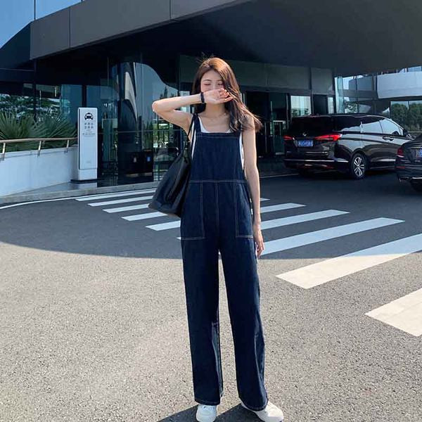 Lihtne vaba kombinesoon naistele