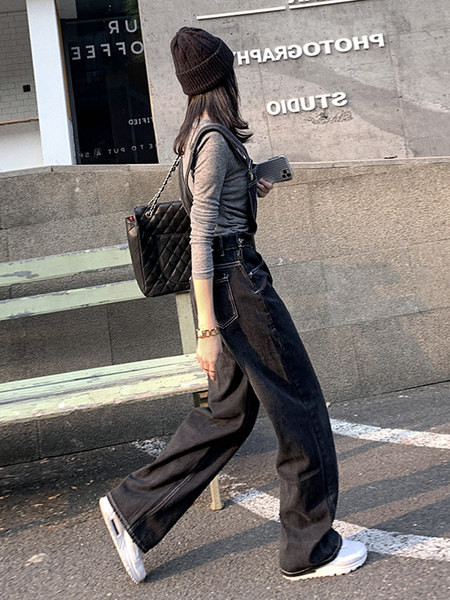 Μοντέρνα γυναικεία τζιν φόρμα - μαύρο και μπλε χρώμα