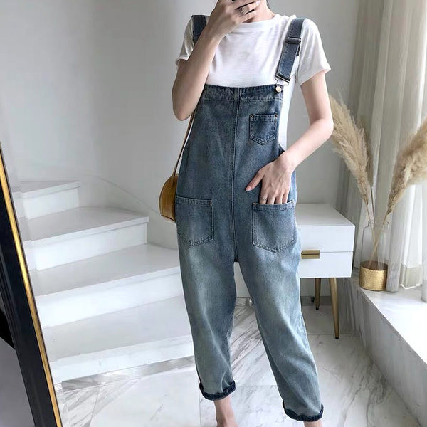 Avara mustriga naiste kombinesoon esitaskutega