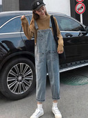 Naiste lai taskutega teksakombinesoon