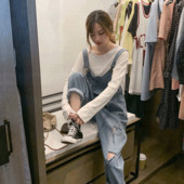 Γυναικεία ολόσωμη φόρμα με σκισμένα μοτίβα