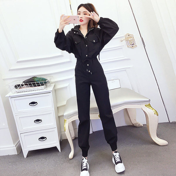 Salopeta de dama cu maneci lungi, nasturi si buzunar