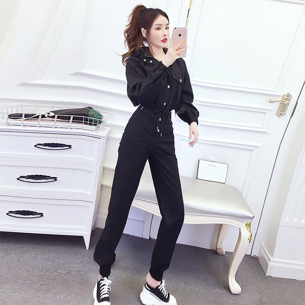 Salopeta de dama cu maneci lungi, nasturi si buzunar