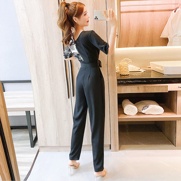 Γυναικεία ολόσωμη φόρμα με V λαιμόκοψη και ζώνη στη μέση, δύο μοντέλα