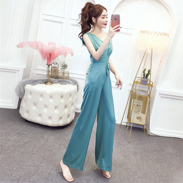 Elegantne taskuga naiste kombinesoon