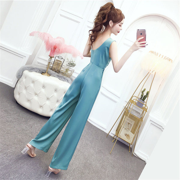 Elegantne taskuga naiste kombinesoon