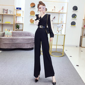 Elegantne terava kaelusega naiste kombinesoon - musta ja lillat värvi