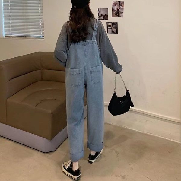 Salopetă de damă din denim cu bretele reglabile