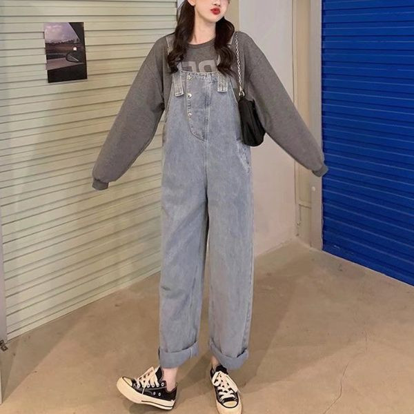 Salopetă de damă din denim cu bretele reglabile