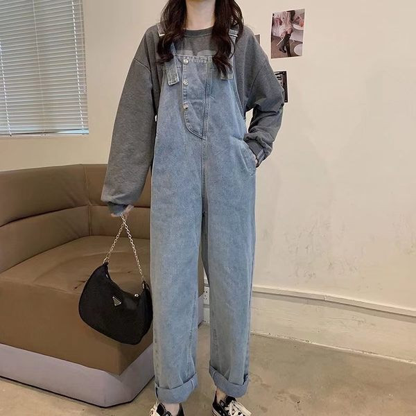 Salopetă de damă din denim cu bretele reglabile