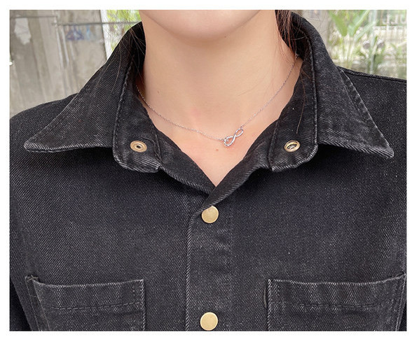 Salopetă de damă din denim cu guler clasic și mâneci lungi