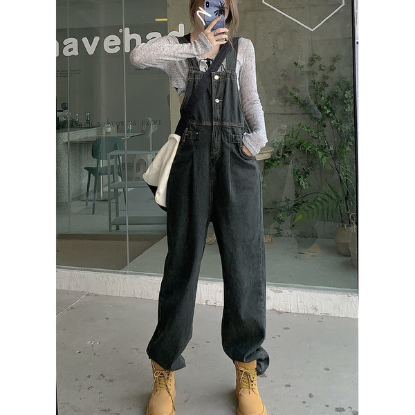 Φαρδύ μοντέλο γυναικεία φόρμα με κουμπιά και τσέπη