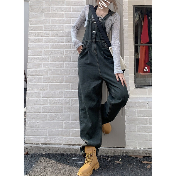 Φαρδύ μοντέλο γυναικεία φόρμα με κουμπιά και τσέπη