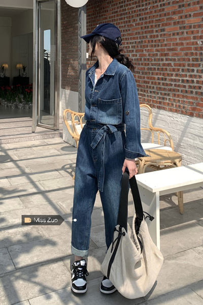 Γυναικεία τζιν ολόσωμη φόρμα με γιακά και τσέπη