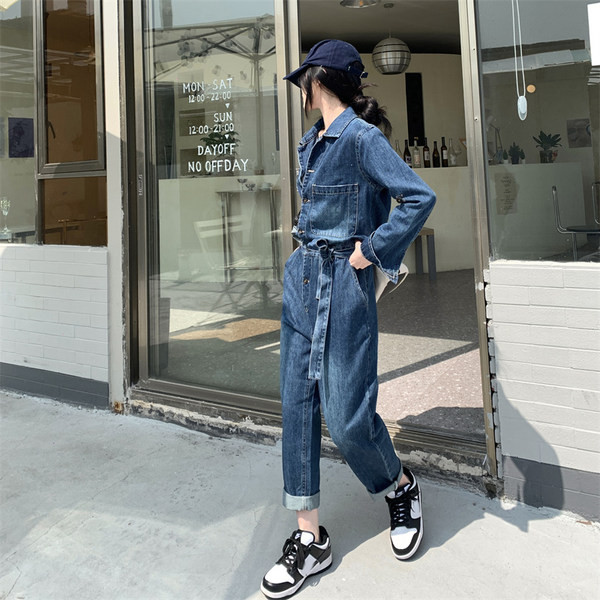 Γυναικεία τζιν ολόσωμη φόρμα με γιακά και τσέπη