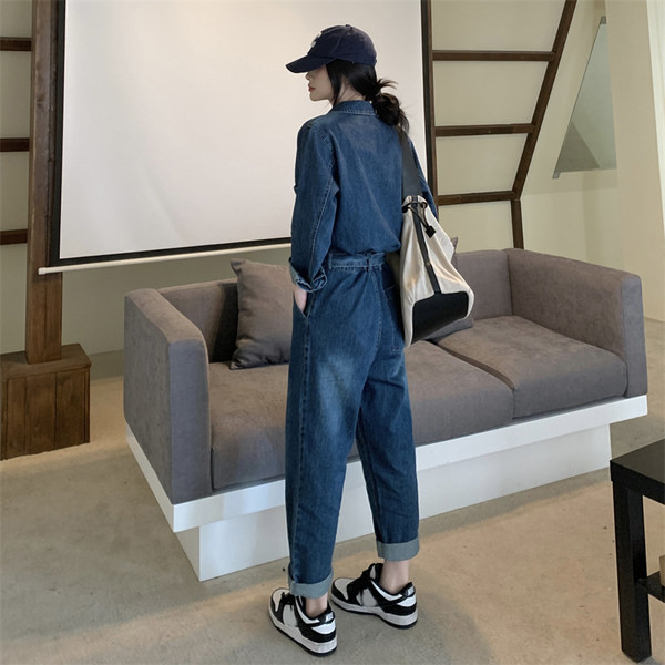 Γυναικεία τζιν ολόσωμη φόρμα με γιακά και τσέπη