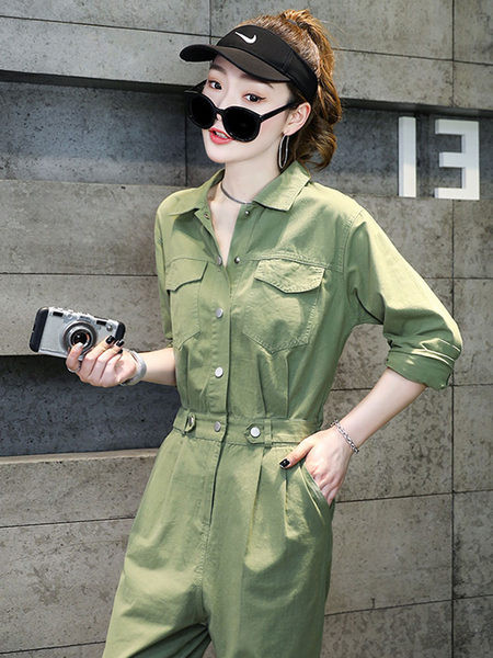 Ženski kombinezon s dugim rukavima i gumbima